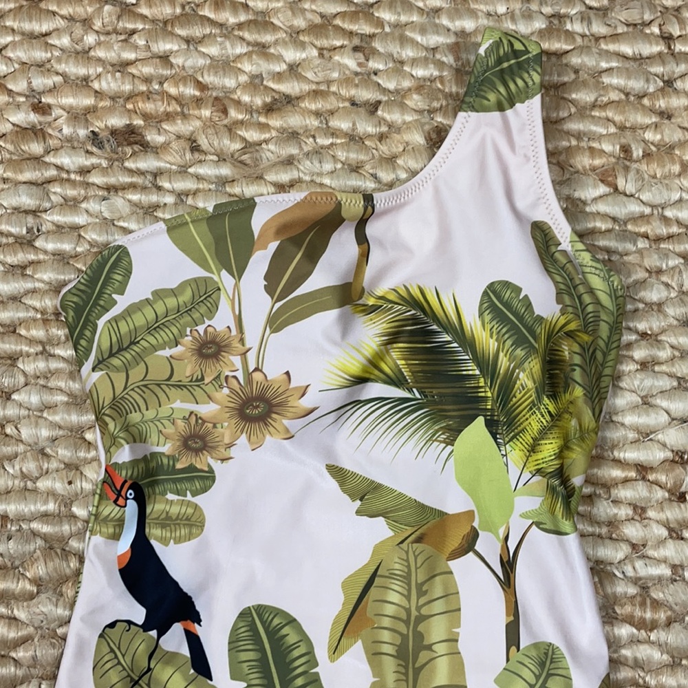 One shoulder bathing suit - Picture 2 of 4